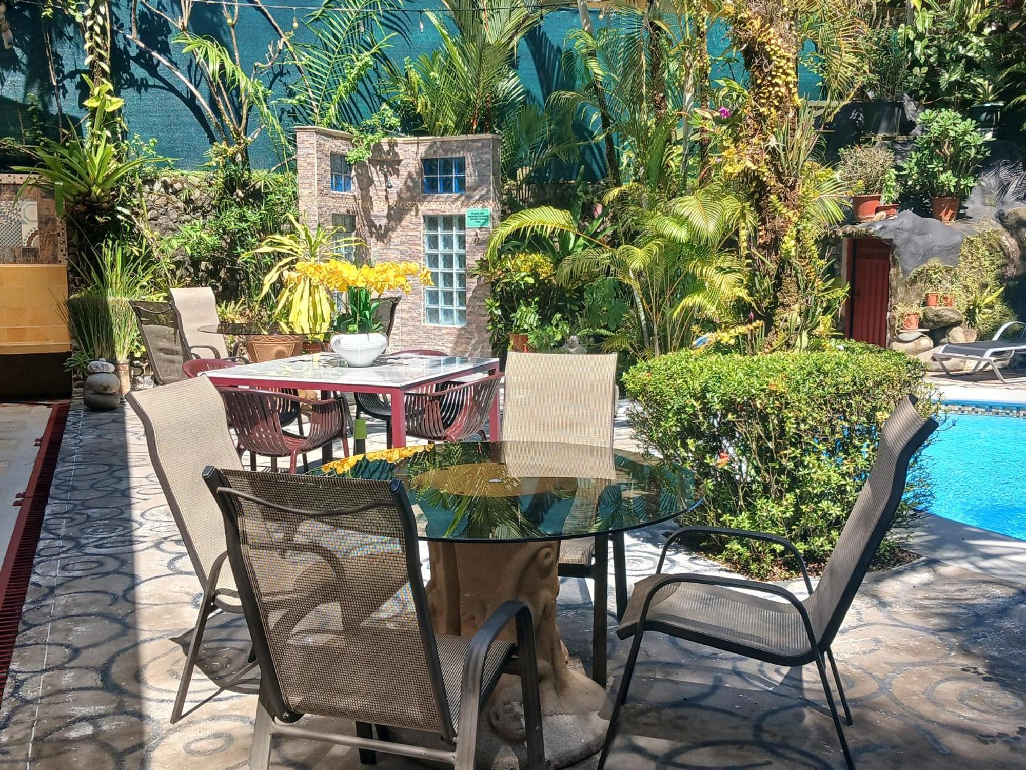 מנואל אנטוניו Coyaba Tropical Elegant Adult Guesthouse מראה חיצוני תמונה