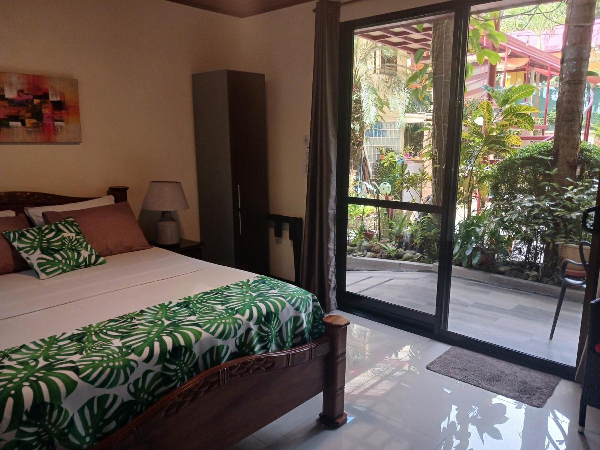 מנואל אנטוניו Coyaba Tropical Elegant Adult Guesthouse מראה חיצוני תמונה
