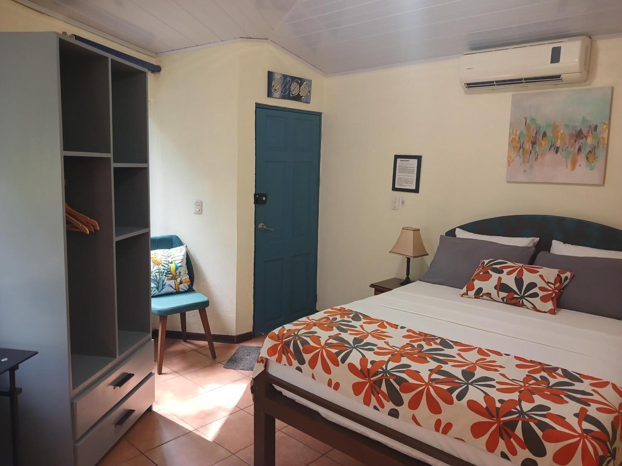 מנואל אנטוניו Coyaba Tropical Elegant Adult Guesthouse מראה חיצוני תמונה